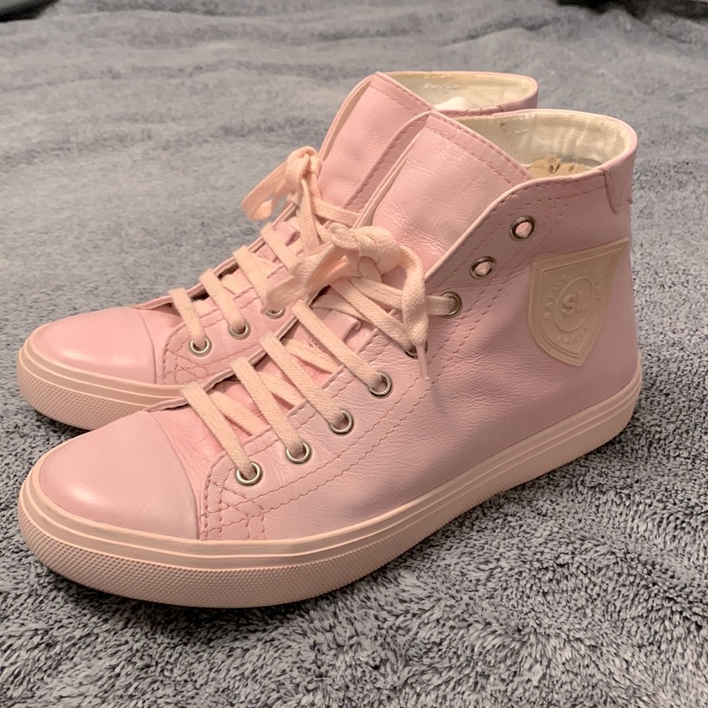 SAINT LAURENT 
Leather Mid-Top Sneakers